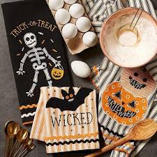 Shop cool personalized hgtv halloween decorating ideas with unbelievable discounts. Best Halloween Decorations 2020 Hgtv