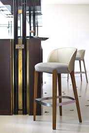 Counter Stools Seating Bellevue Very Wood This Weber Check It Out On Architonic Sillas De Barra Sillas De Bar Decoracion De Muebles