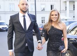 Jun 06, 2021 · agnieszka kaczorowska już przeprasza urażonych! Agnieszka Kaczorowska W Ciazy Drugie Dziecko W Drodze Syn Czy Corka Film W Interia Pl