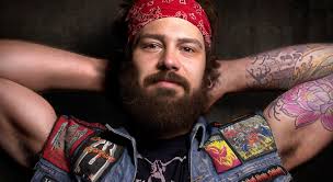 Hyper-Reality in 3D: A Closer Look