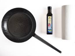 Die pfannen und bräter werden mit jedem braten besser. Eisenpfanne Einbrennen Einfache Anleitung Fur Eine Gute Patina