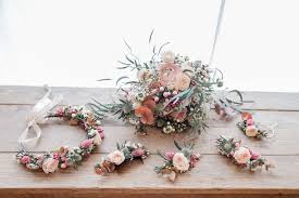 Atelier Aimer Atelier Fleuriste A Nantes Realise Avec Amour Bouquets De Fleurs Com Fleurs Mariage Champetre Bouquet Mariee Boheme Couronne De Fleurs Mariage