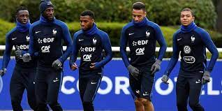 A l'heure des retrouvailles pour didier deschamps. Les Nouveaux Bleus A La Decouverte De Clairefontaine