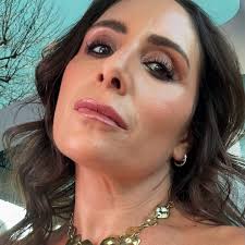 ITS OVER AND OUT FOR ME FOR THE NEXT MONTH 👋 It's been a tough 8 months  and an even tougher last 4 weeks for me and today I have decided to