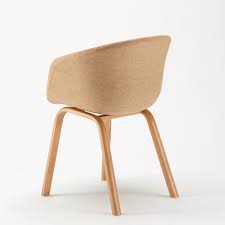 Les meubles scandinaves, plus particulièrement les chaises scandinaves apportent confort, chaleur et design dans votre séjour, salle à manger ou bureau. Chaise De Bureau Au Design Scandinave Traditionnel Et Moderne De Komoda