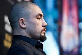 Robert Whittaker's Instagram, Twitter & Facebook