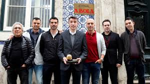 Search the best stores in the segment! Benfica Bruno Lage Futebol Homem Do Ano A Bola Entrevista Sl Benfica