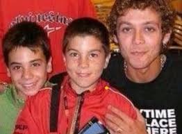 Beredar Momen Valentino Rossi Foto Bareng Maverick Vinales dan Miguel  Oliveira Sewaktu Kecil, dari Idola Jadi Lawan! : Okezone Sports