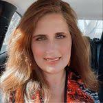 Desiree Holman's Instagram, Twitter & Facebook