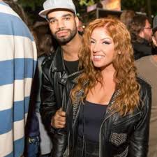 Tolvai reni & lotfi begi 2020. Kallay Saunders Andras