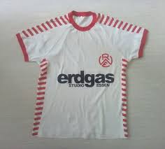 Mit moukoko & simons aus der regionalliga zum cl titel !!! Rot Weiss Essen Retro Replicas Fussball Trikots 1979 1980 Sponsored By Erdgas