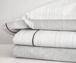 Pin By Ely Wong On P R E S T I G E Aesthetic Bed Styling Duvet Covers Modern Bed