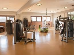 Fitnessstudios dürfen nun ab 21. Fitnessstudios In Bayern Wieder Offen Wie Alt Darf Ein Test Sein Nordbayern De