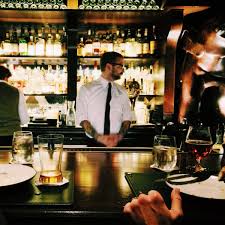 What does a dinning room manager do? Restaurant Supervisor Job Description