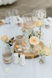 Vintage Hochzeit In Grun Und Apricot Vintage Hochzeit Tischdeko Hochzeit Vintage Vintage Hochzeit Deko