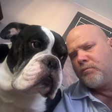 Male and female African cichlids can be distinguished by their coloration,  size, and behavior