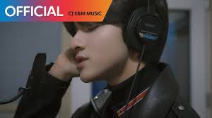 Lirik lagu: Thousand Times (OST. Cross) oleh Kim Samuel :: Cari Lirik Lagu  di WowKeren.com ?
