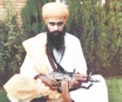 Sura so pehchaniye, jo larai din ke het, he alone is known as a spiritual hero, who fights in defense of religion. Avtar Singh Brahma Sikhiwiki Free Sikh Encyclopedia