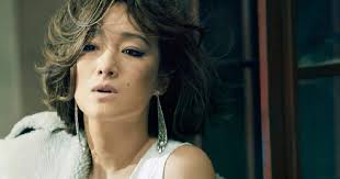 Người đàn bà đẹp" Củng Lợi quyến rũ, mặn mà ở tuổi U60