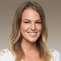 Sandra Giblin's Instagram, Twitter & Facebook