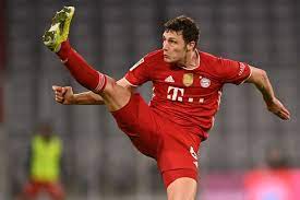Pavard fifa 21 is 24 years old and has 3 pavard's price on the xbox market is 1,100 coins (43 min ago), playstation is 1,500 coins (38 min ago) and pc is 1,400 coins (9 min ago). Bfw Commentary Bayern Munich S Benjamin Pavard Is Back On Track Bavarian Football Works