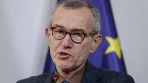 In belgië maakt men zich op dit moment niet echt zorgen. Belgie Krijgt Minder Dan Helft Van Bestelde Vaccin Astrazeneca De Tijd