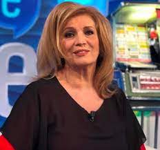 Un rotolo di carta igienica. Iva Zanicchi Perche Ha Rifiutato Ora O Mai Piu 2020 Con Amadeus Lanostratv