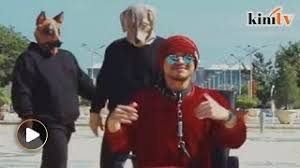 But, after traveling through space with a dog for 20 years, webber jones perceives people as dogs! Like A Dog Video Cops Looking For Namewee Youtube