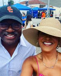 Getting ready for the 77th Mexican Independence Day parade! Join us at 10am 