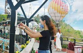 Itulah kenapa dinamakan hiasan batu tirai. 5 Tempat Wisata Baru Di Yogyakarta Incaran Kaum Milenial Okezone Travel