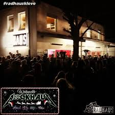 1 Weihnachts Tag Radhaus Kleve Die Grosste Party Des Jahres Eintritt Frei Radhaus Kleve Radhauskleve Rockhaus Weihnac Weihnachtsparty Bilder Party