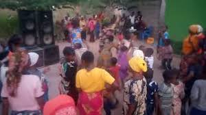 Viuno Vya Wadada Videos Maafisa wa afya wakagua wasafiri voi baada ya kifo kimoja cha covid 19 mombasa.