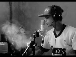 Teman pengganti merupakan judul lagu terbaru dendangan black dan malique ibrahim. Teman Pengganti Therealazmy Ft Azzam Sham Original By Malique By Therealazmy Reverbnation