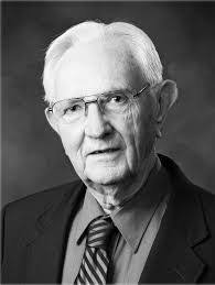 Edward Steed's Instagram, Twitter & Facebook