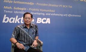 Direktur keuangan bca vera eve lim bca mencermati penempatan itu sebagai bagian dari strategi pengelolaan likuiditas perusahaan. Hoax Nasabah Sulit Cairkan Deposito Presdir Bca Siap Tempuh Jalur Hukum Okezone Economy