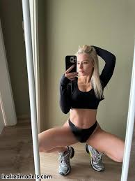 Speana  Stephanie Clerbois  speana20  stephaniesantiago Nude Leaks  OnlyFans Photo 9 - Leaked Models