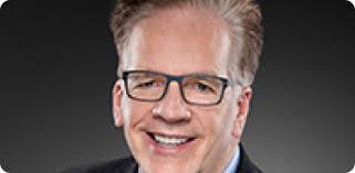 Suzanne Rucker's Instagram, Twitter & Facebook