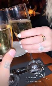 Jessica thivenin enceinte, thibault vit l'enfer : Jessica Thivenin Fiancee Decouvrez En Video La Demande En Mariage De Thibault Garcia A New York