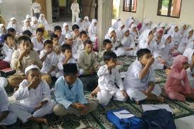Ridwan maulana 140210110052 2011 nugraha gemilang 270110120088 2012 agil gemilang ramadhan 270110120119 2012 riyan rizki fauzi 270110120103 2012 universitas padjadjaran sumedang 2013. Contoh Materi Pesantren Kilat Untuk Sd Mi Sekolahdasar Net