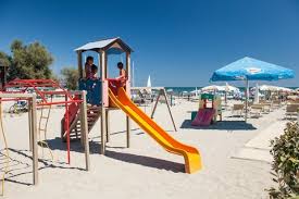 Met 2 personen met uw tent, caravan of camper in het laagseizoen. Camping Adriano Campingplatz Punta Marina Terme Emilia Romagna Italien Homair
