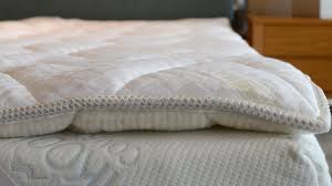 Best Cooling Mattress Topper Reviews And Buying Guide By Www Snoremagazine Com Mattress Topper Reviews Mattress Topper Best Cooling Mattress