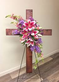 There's no better expression of your love and support than with an elegant cross of flowers. Sympathy Funeral Sympathy Spray On Cross