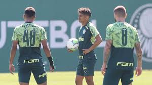 O meia lucas lima foi flagrado, no última dia 18, saindo de um. Patrick De Paula Responde Se Gostaria De Jogar No Benfica E Revela Dica De Deyverson Gazeta Esportiva