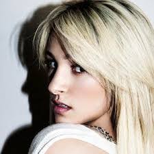 Mandy Rain's Instagram, Twitter & Facebook