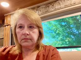 Hairstylist for senior pictures needed