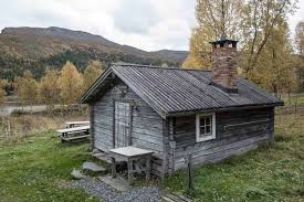 We believe we have the perfect system in place to teach you everything you need to know in order to hand build your own log cabin. Why Do People Live In Log Cabins Outdoor Troop