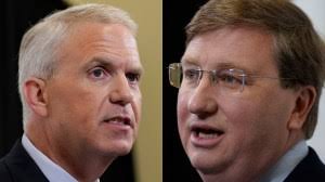 Alabama man paralyzed by coral snake bite remains in ICU in Meridian  hospital