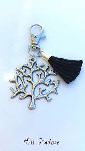 Bijoux De Sac Porte Cles Arbre De Vie Pompon Noir Bijoux De Sac Bijoux Bijoux Fait Main