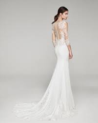 Se vuoi sentirti sensuale e femminile è l'abito giusto per te. Abito Da Sposa A Sirena Con Corpino Ricamato E Maniche Lunghe Angela Caputo Sposa