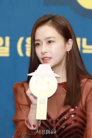 20130929 사랑해서 남주나 아침 일찍 찾아와 다짜고짜 결혼하자며 미주(홍수현)에 프러포즈하는 재민(이상엽). Se ì´ìŠˆ ë§ˆì´í¬ë¡œë‹· ë…¼ëž€ ë¶ˆë˜¥ì€ í™ìˆ˜í˜„ì—ê²Œ ì£„ì†¡í•©ë‹ˆë‹¤